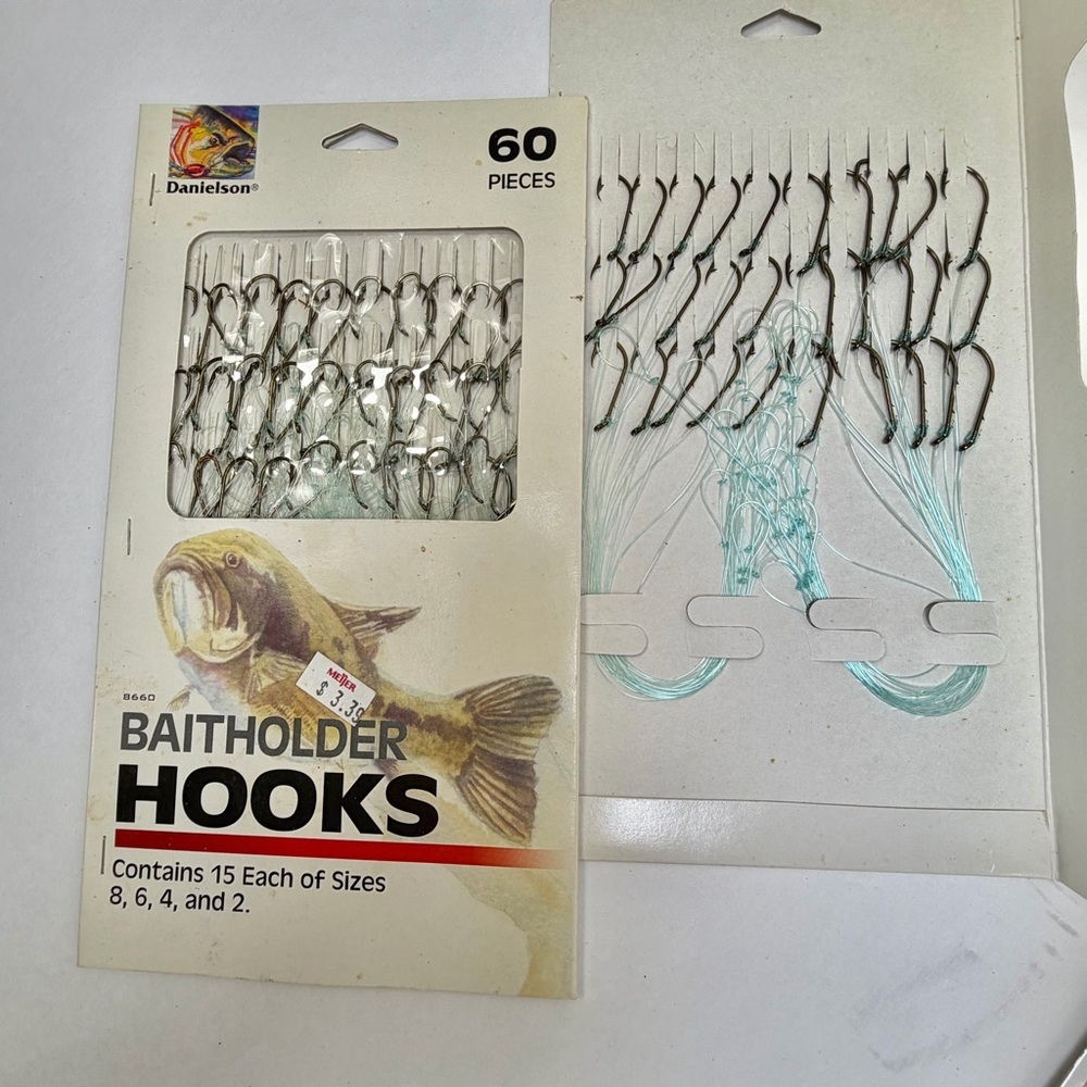 Vintage Fishing Hook Lot Danielson Aberdeen Eagle Claw 100+ pcs - Picture 4 of 6
